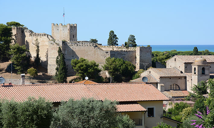 P. San Giorgio -  Vista dei resti del castello medioevale