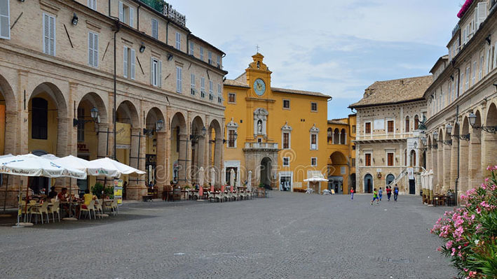 Fermo - Piazza del popolo