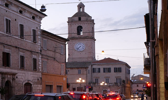 P. San Giorgio - Scorcio dalla SS Adriatica della torre dell'orologio chiesa San Giorgio