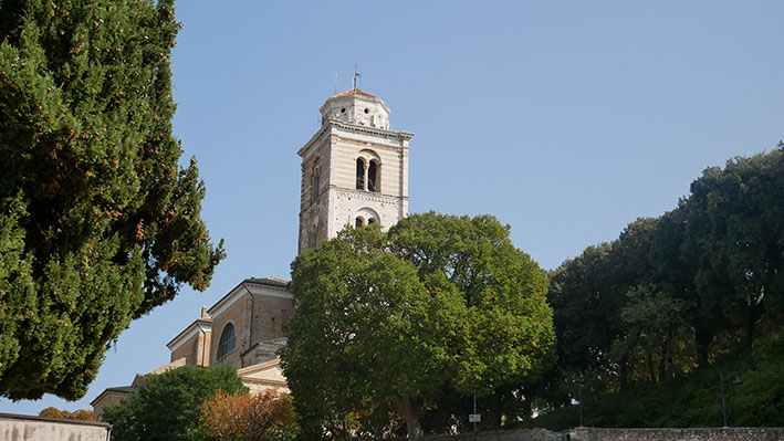 Fermo - Scorcio della cattedrale del duomo sul Girfalco