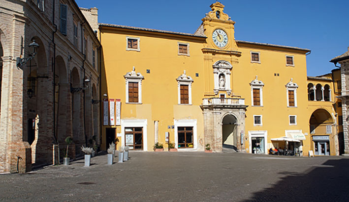 Fermo - Palazzo degli studi e biblioteca