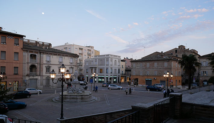 P. San Giorgio - Piazza davanti alla cattedrale di San Giorgio